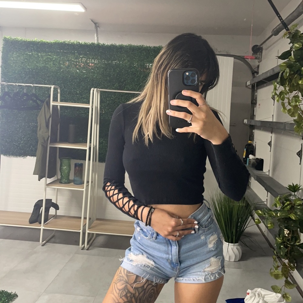 Black crop top